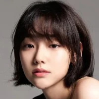 Kang Mi Na